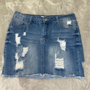 Forever 21 ripped denim skirt!